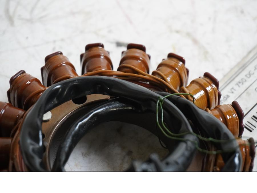 Baksidan pÄ Generator frÄn en Honda VT 750 -2008 motorcykel.