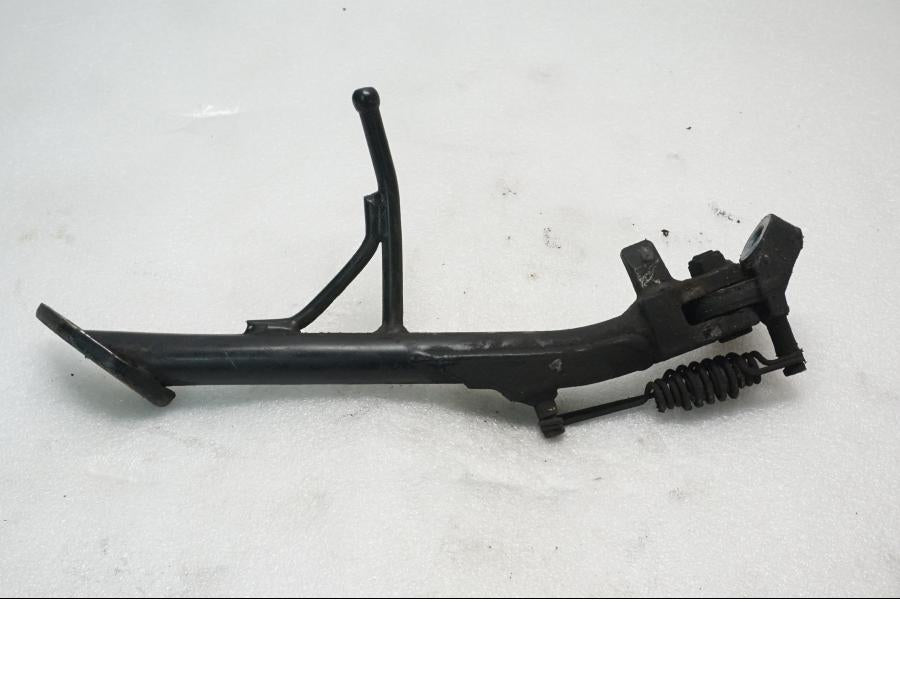 Baksidan på Sidostöd från en Suzuki SV 650 -2006 motorcykel.