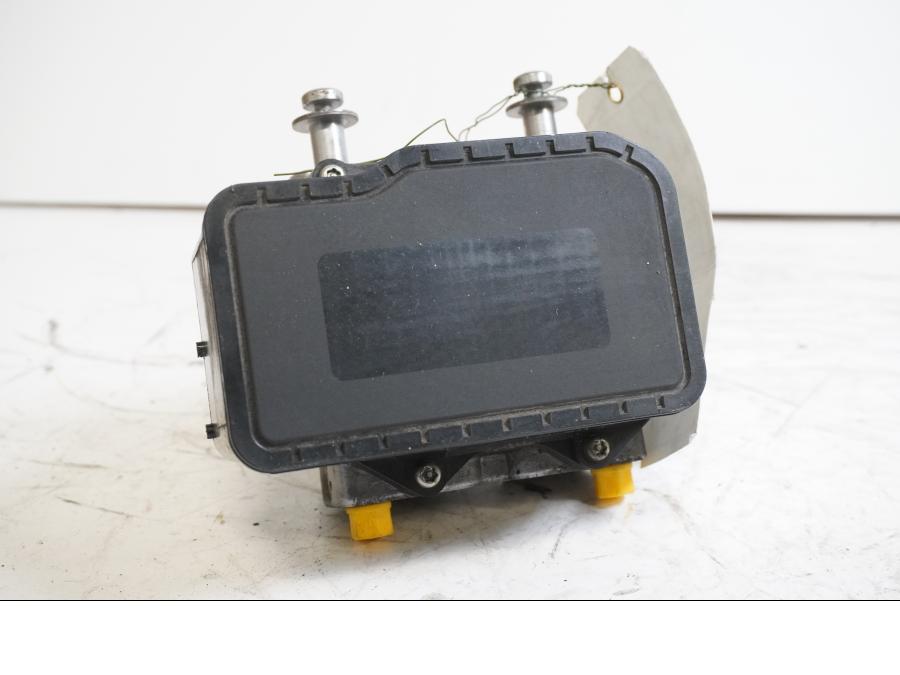 Höger sida på ABS Modulator från en Triumph Rocket III -2011 motorcykel.