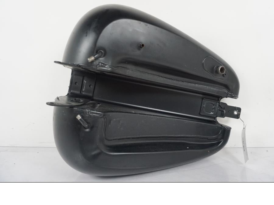 Extrabild5 på Bensintank från en H-D Softail Standard FXST -2001 motorcykel.