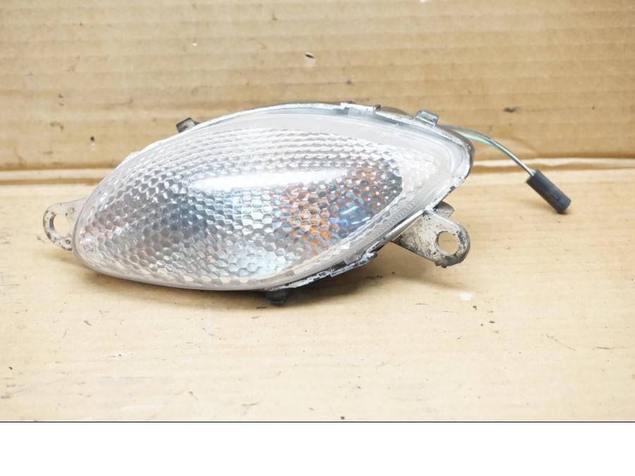 Framsidan på Blinkers från en Suzuki GSX 1300 R -2001 motorcykel.