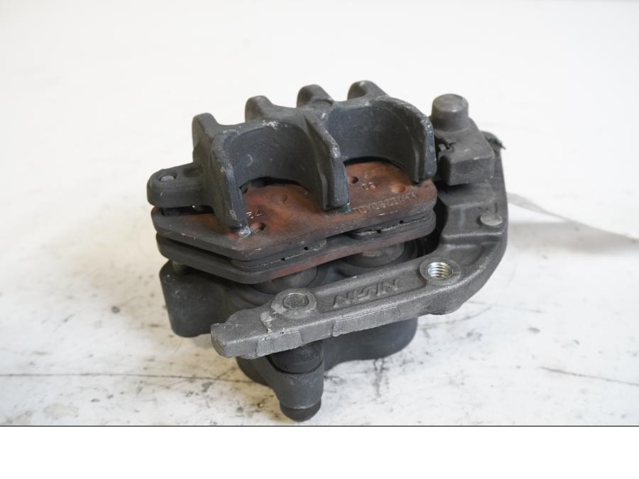 Höger sida pÄ Bromsok frÄn en Honda CB 600 Hornet -2001 motorcykel.