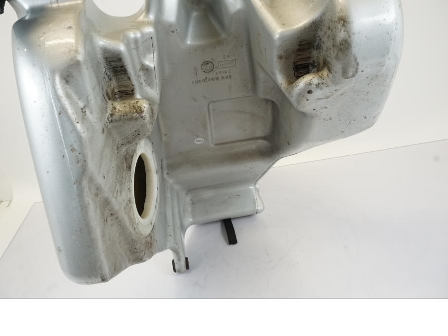 Extrabild4 på Bensintank från en BMW R 1150 RS -2003 motorcykel.