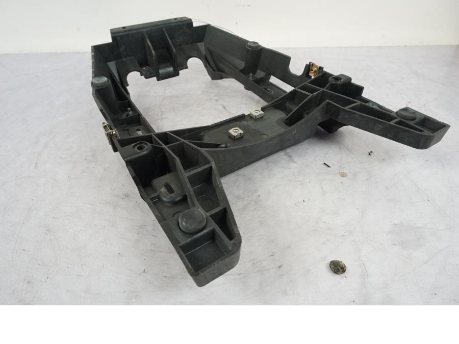 Snett uppifrån på Sadelfäste från en BMW R 850 R -2004 motorcykel.