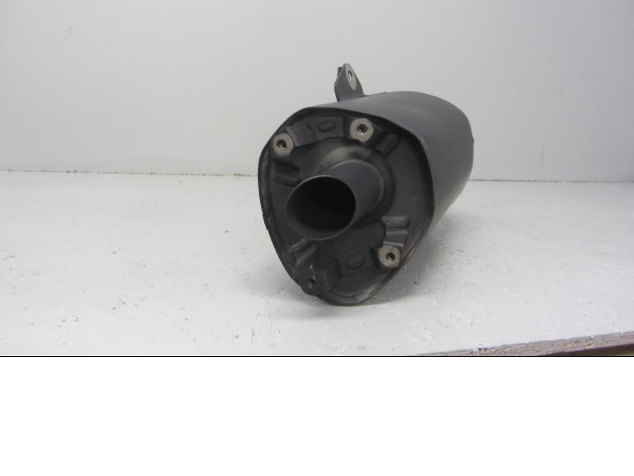 Vänster sida på Ljuddämpare från en Yamaha FZ-1 N -2012 motorcykel.