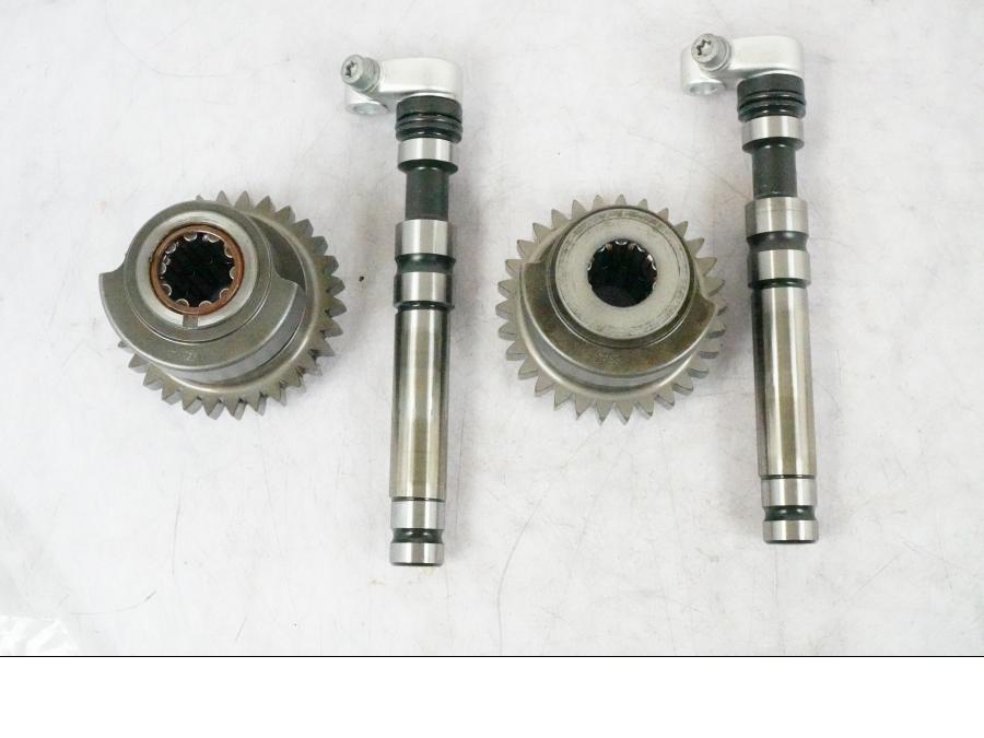 Snett uppifrån på Balansaxel från en BMW K 1200 S -2005 motorcykel.