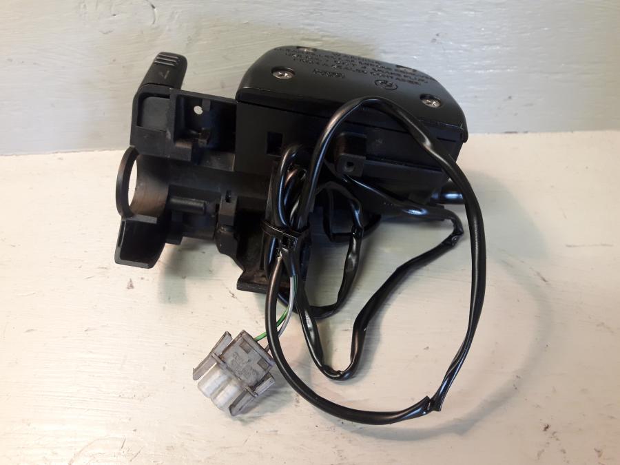 Baksidan på Kopplingshuvudcylinder från en BMW R 1150 GS -2003 motorcykel.