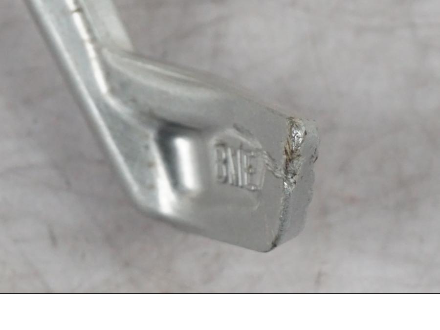 Snett nerifrån på Bromspedal från en Yamaha MT-09 -2024 motorcykel.