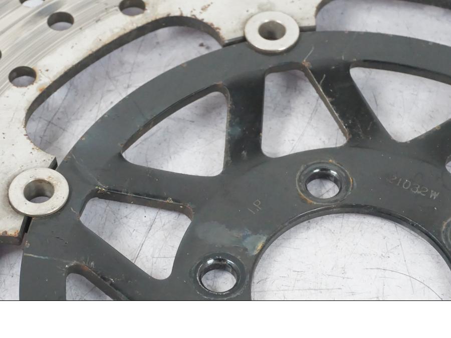 Extrabild6 pÄ Bromsskiva frÄn en Kawasaki ZX-12R -2000 motorcykel.