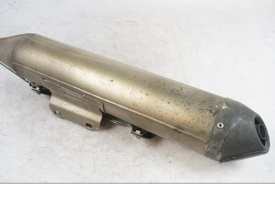 Snett nerifrån på Ljuddämpare från en Yamaha XT 660 R -2007 motorcykel.