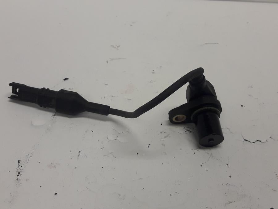 Framsidan på Kamaxelgivare från en BMW F 650 GS -2009 motorcykel.