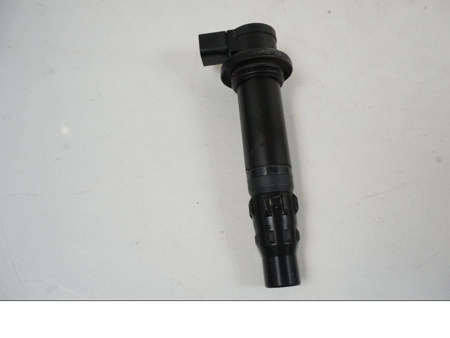 Baksidan på Tändspole från en Yamaha MT-10 -2022 motorcykel.