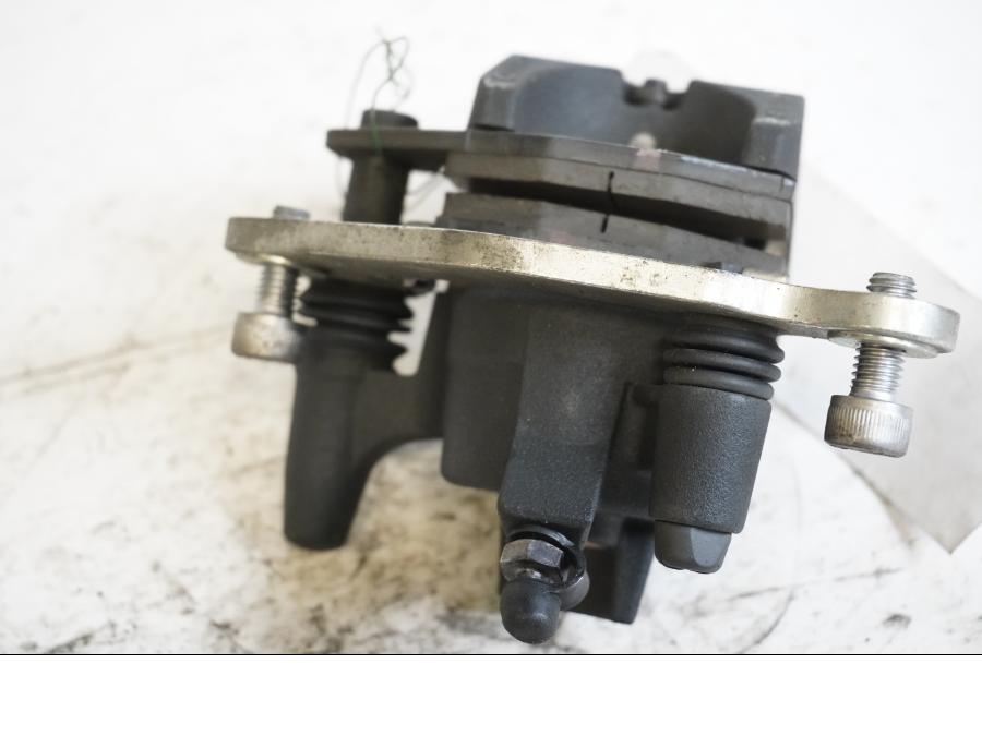 Höger sida på Bromsok från en Kawasaki Z 1000 -2011 motorcykel.