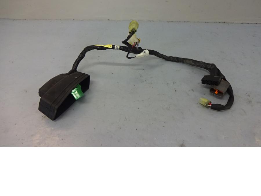 Framsidan på Kabelstam från en Yamaha FJR 1300 -2003 motorcykel.