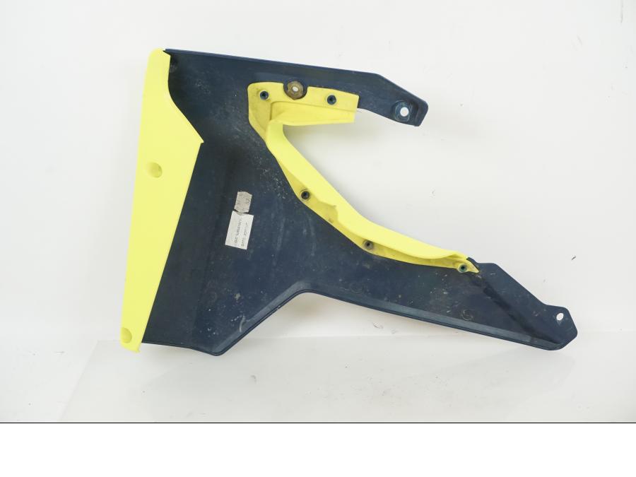 Baksidan på Kåpor från en Husqvarna 701 SUPERMOTO ABS -2016 motorcykel.