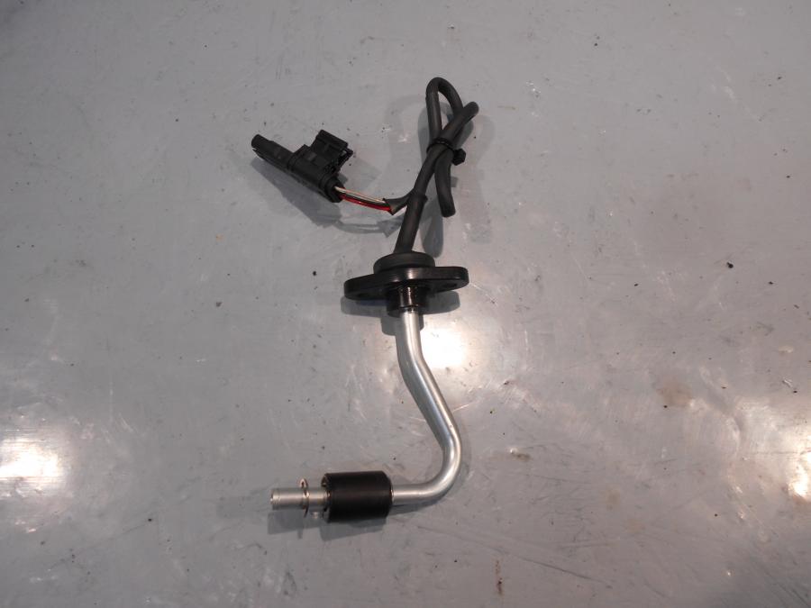 Framsidan på Oljenivågivare från en BMW R 1200 GS -2014 motorcykel.