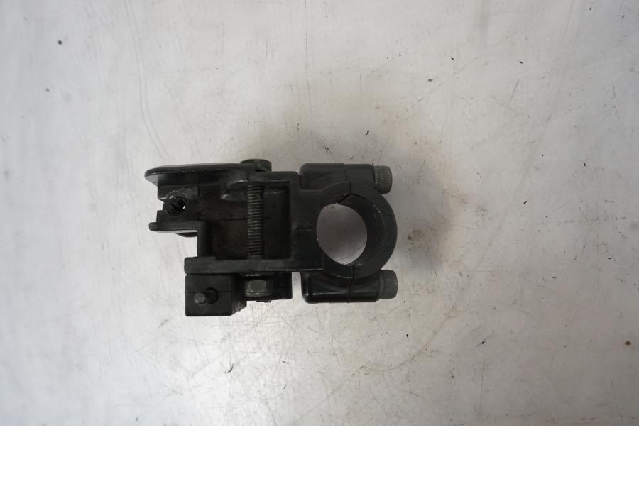 Vänster sida på Kopplingsklo från en Kawasaki ER-6N -2008 motorcykel.