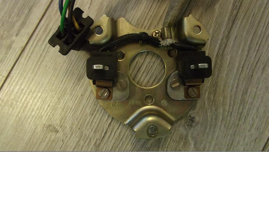 Baksidan på Tändpickup från en Suzuki GS 850 G -1982 motorcykel.