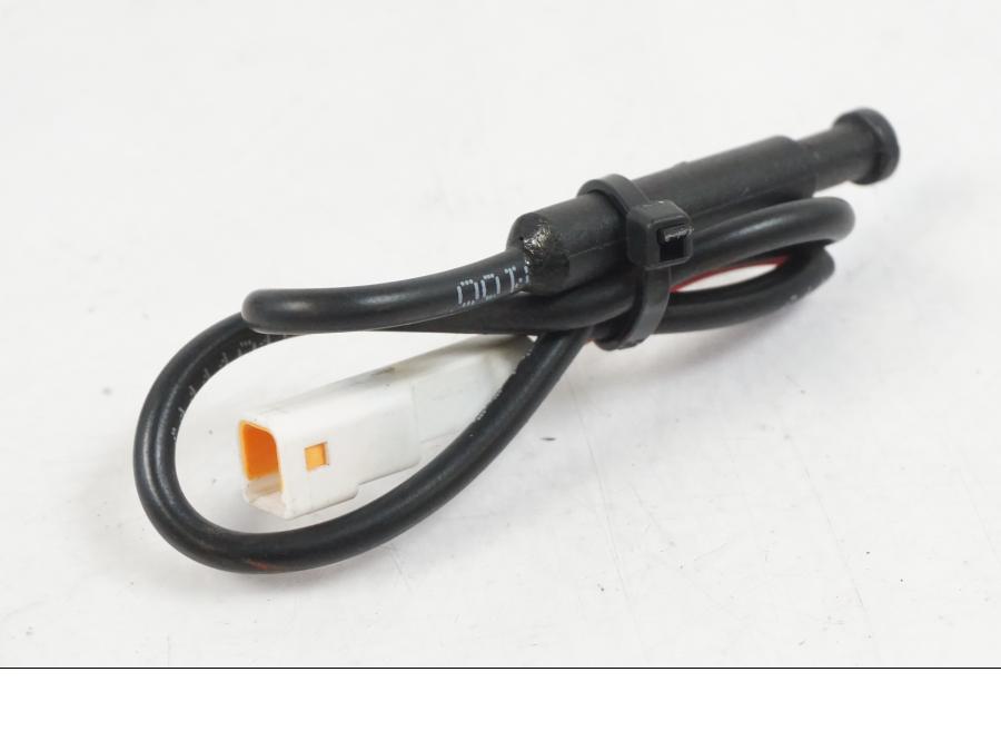 Baksidan pÄ Lufttempsensor frÄn en KTM 1290 Super Duke R -2022 motorcykel.