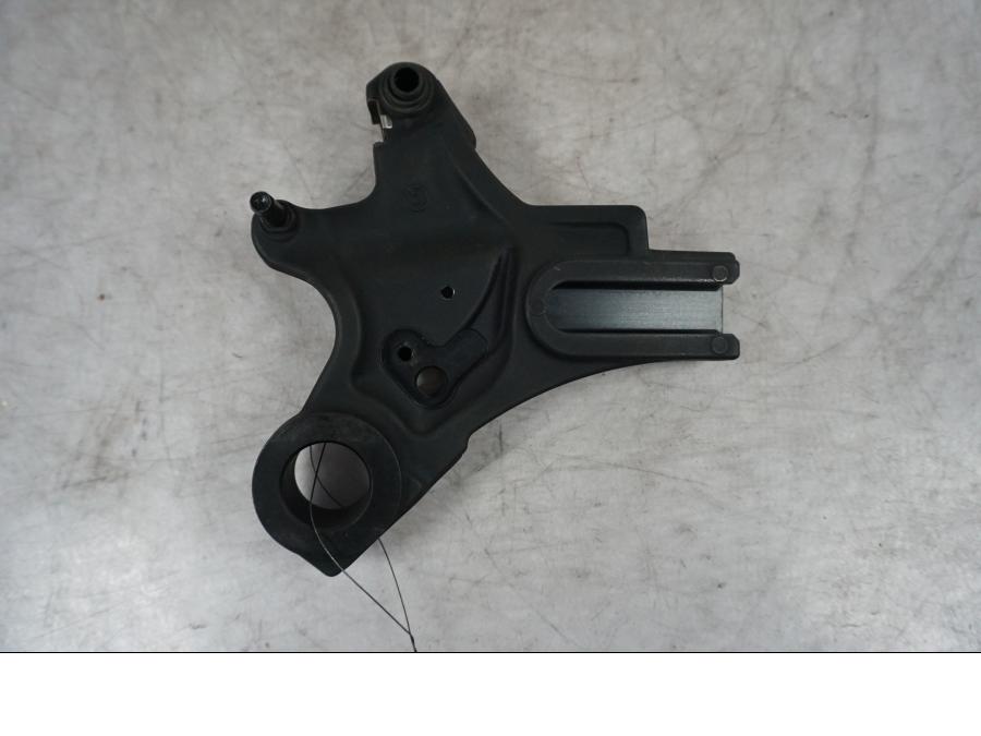 Baksidan på Bromsoksfäste från en BMW S 1000 XR -2019 motorcykel.