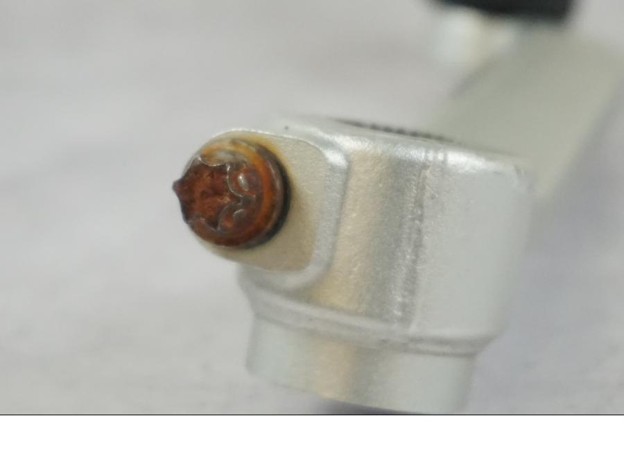 Snett uppifrån på Växelpedal från en BMW R 1200 R -2007 motorcykel.