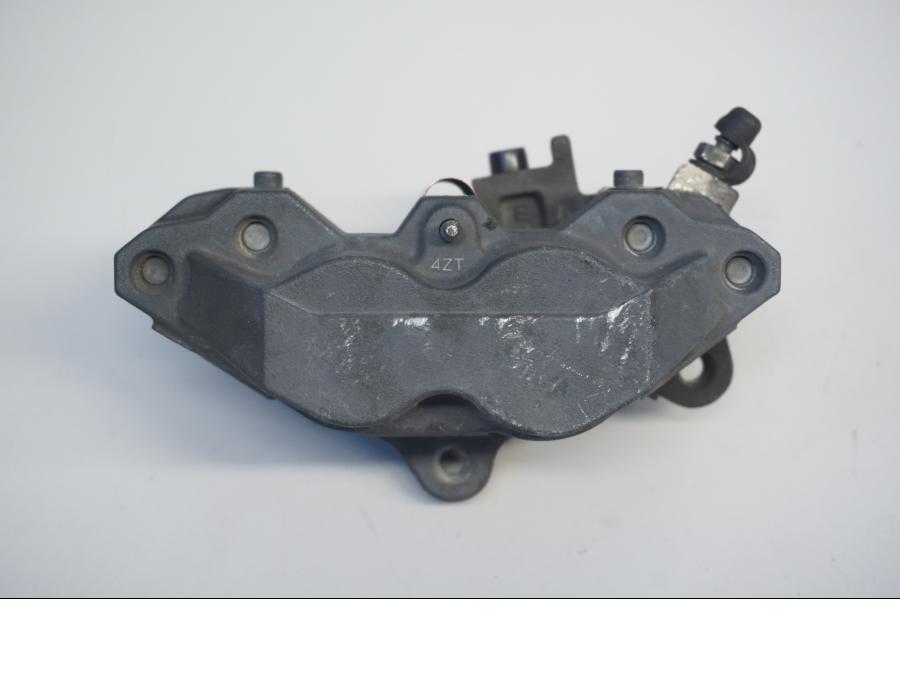 Baksidan på Bromsok från en Kawasaki Versys 1000 -2015 motorcykel.