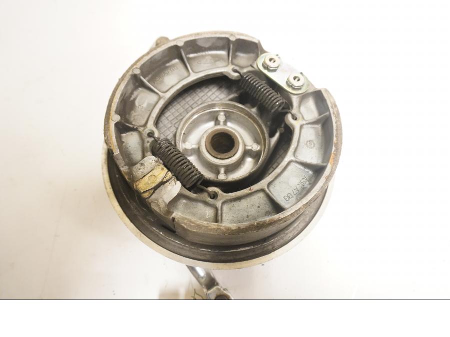 Baksidan på Bromstrumma från en Honda CB 650 -1980 motorcykel.