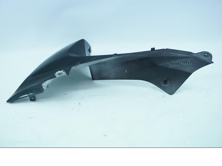 Höger sida på Toppkåpa från en Suzuki GSX-R 1000 -2011 motorcykel.