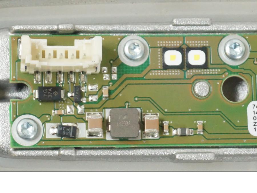 Snett nerifrån på Positionsljus från en BMW K 1600 GTL -2015 motorcykel.