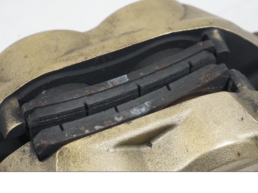 Extrabild1 på Bromsok från en Aprilia Tuono V4R -2011 motorcykel.