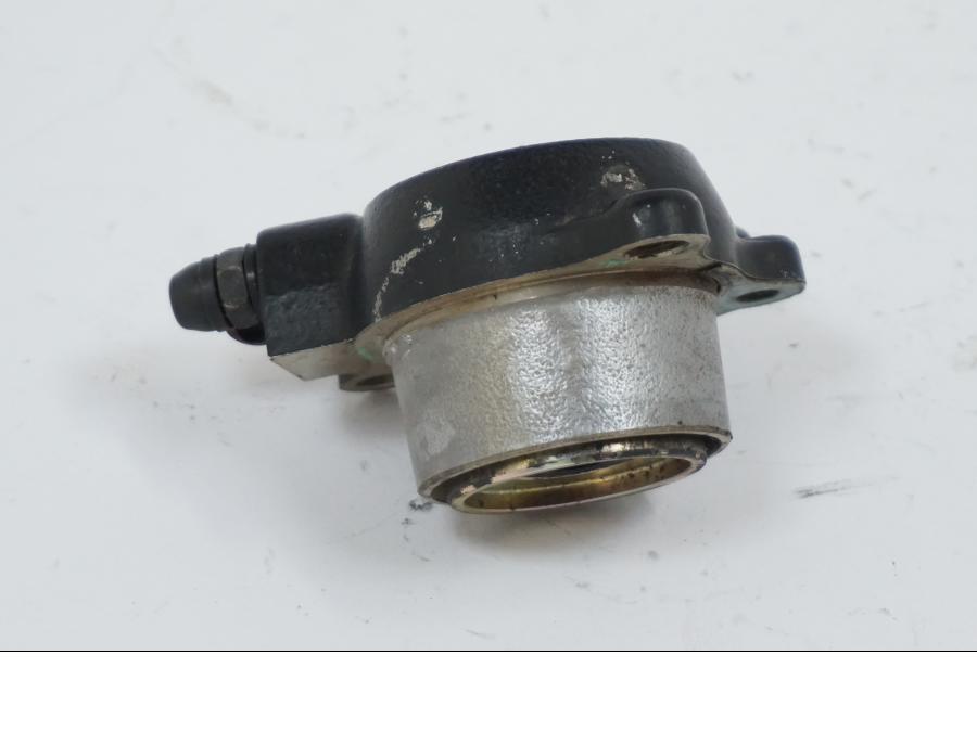 Snett uppifrån på Kopplingslavcylinder från en Honda VTR 1000 F -1999 motorcykel.