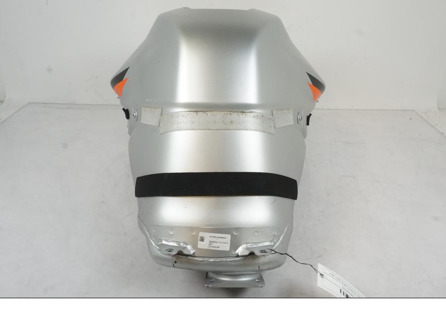 Extrabild4 pÄ Bensintank frÄn en KTM 1290 Super Duke R -2022 motorcykel.