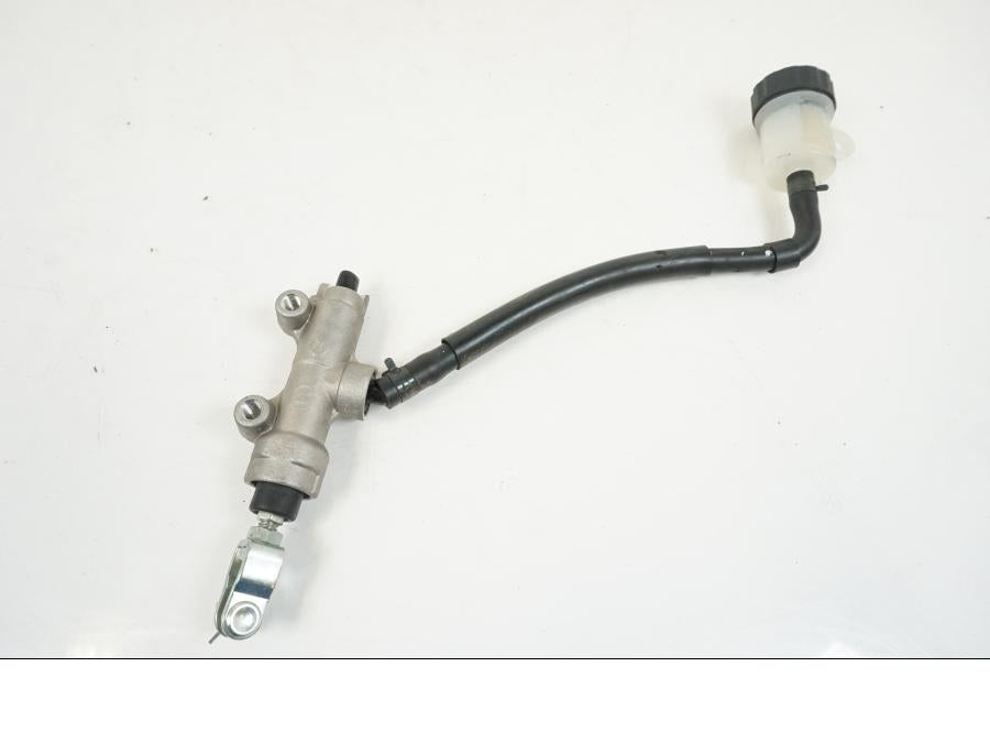 Baksidan på Bromshuvudcylinder från en Kawasaki Z 1000 -2017 motorcykel.