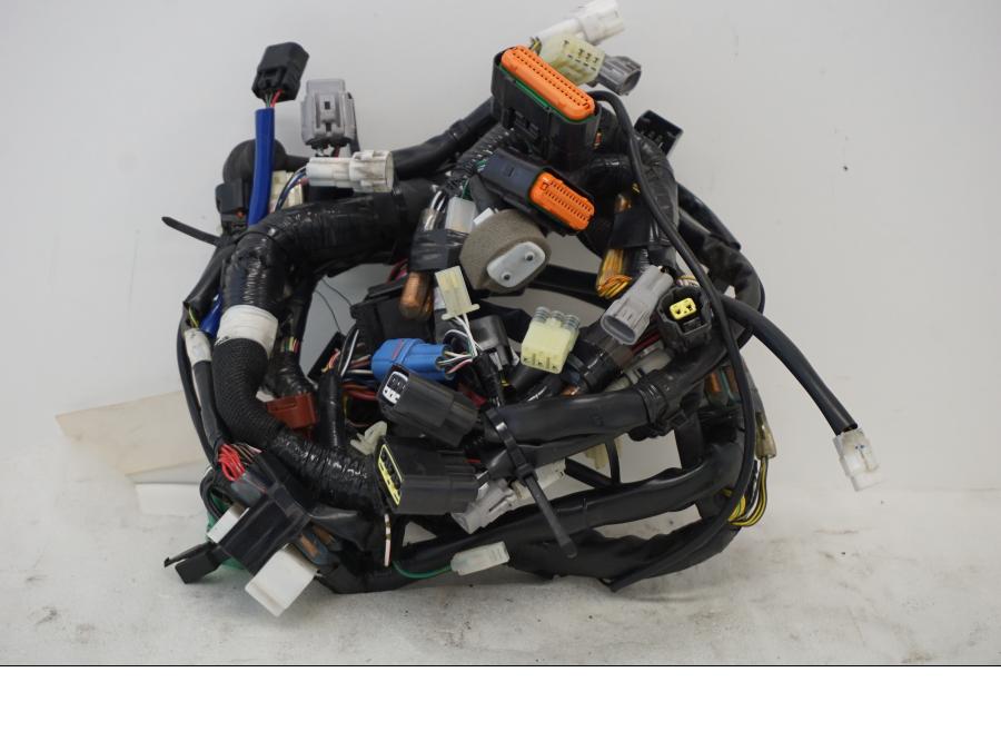 Baksidan på Kabelstam från en Suzuki DL 1000 -2016 motorcykel.