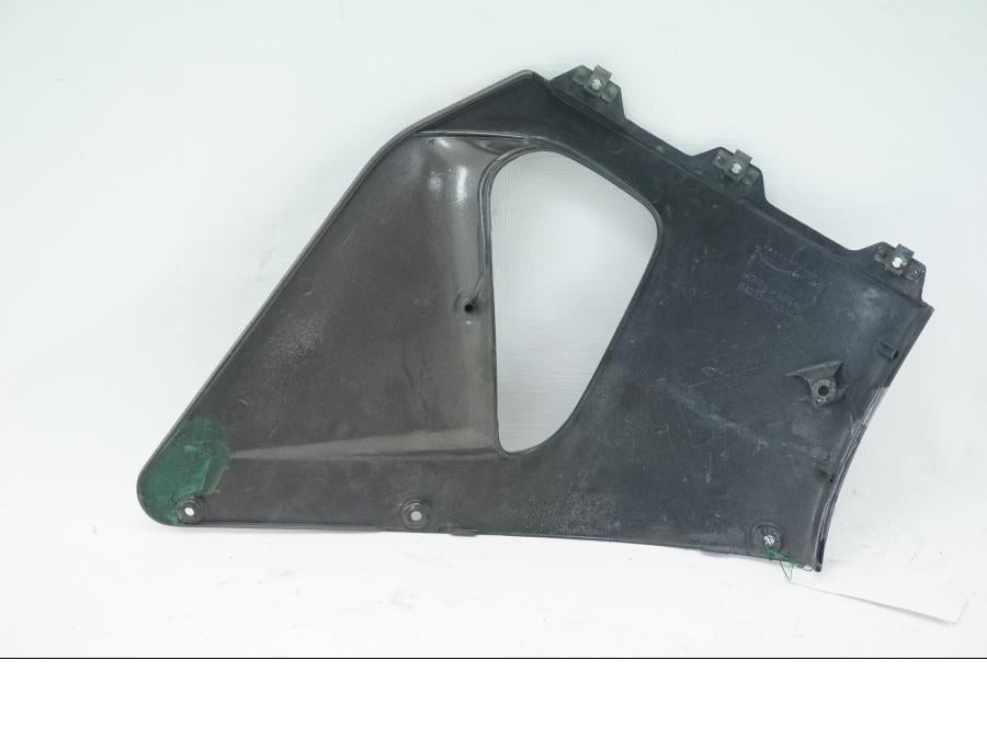 Baksidan på Sidkåpa från en Honda CBR 900 RR -1996 motorcykel.