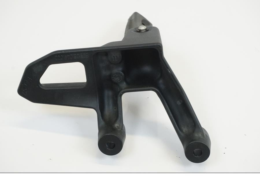 Snett uppifrån på Fotpinne från en KTM 1190 Adventure -2013 motorcykel.