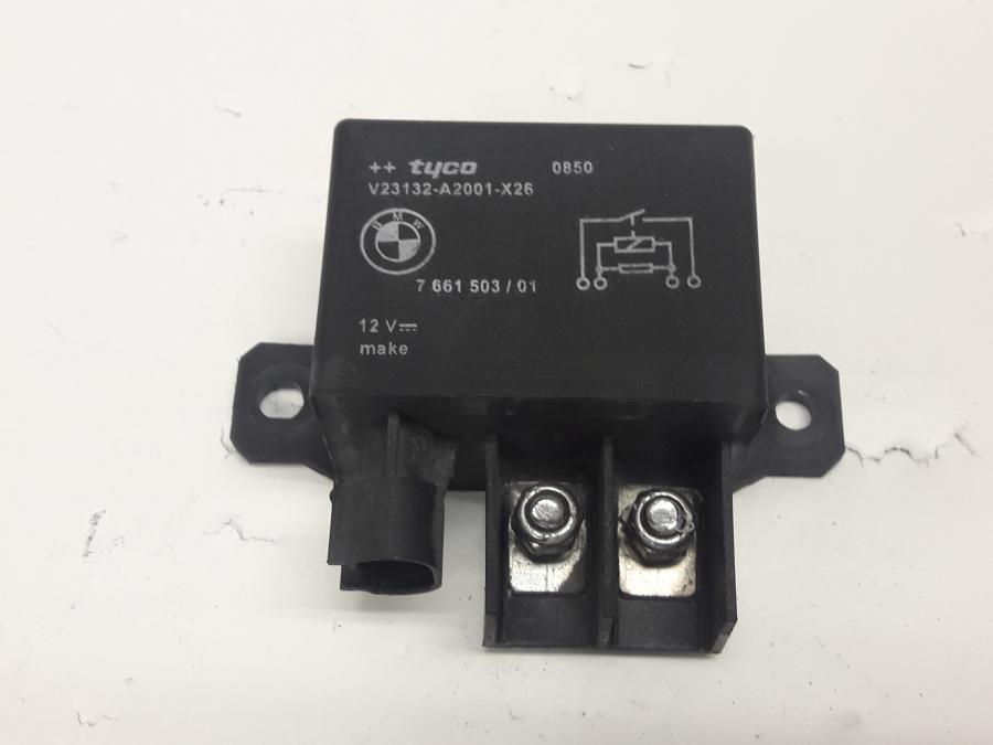 Framsidan på Startrelä från en BMW F 650 GS -2009 motorcykel.