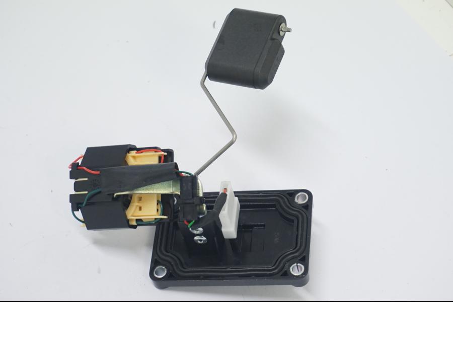 Extrabild1 pÄ Bensintankgivare frÄn en Ducati Desert X -2022 motorcykel.