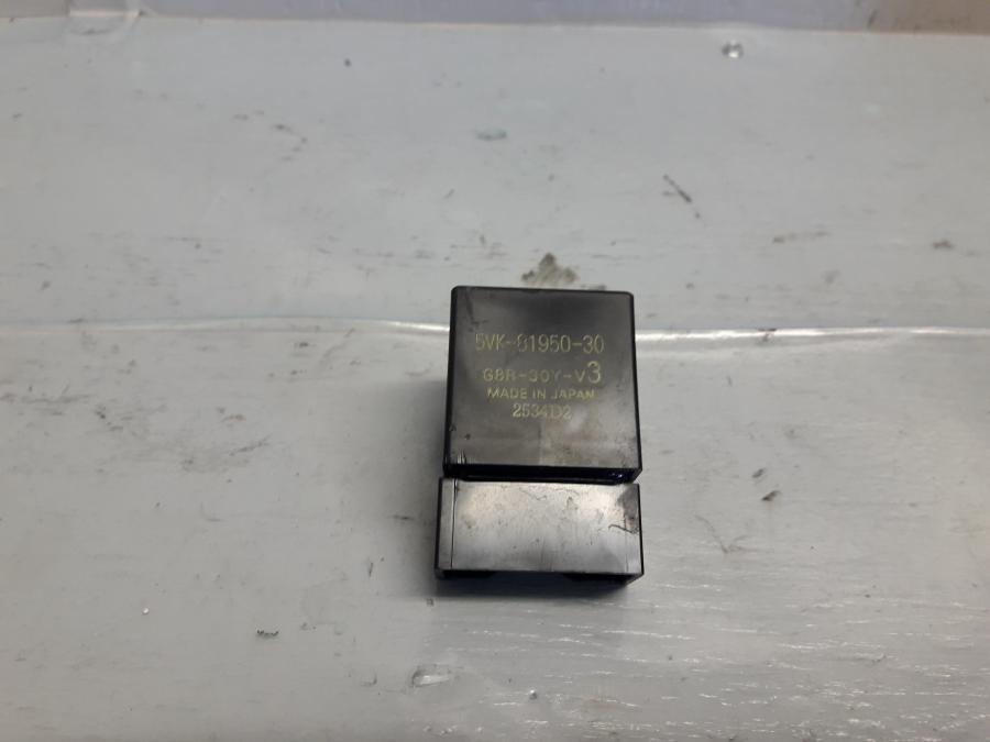 Framsidan pÄ RelÀ frÄn en Yamaha FZ-6 -2004 motorcykel.