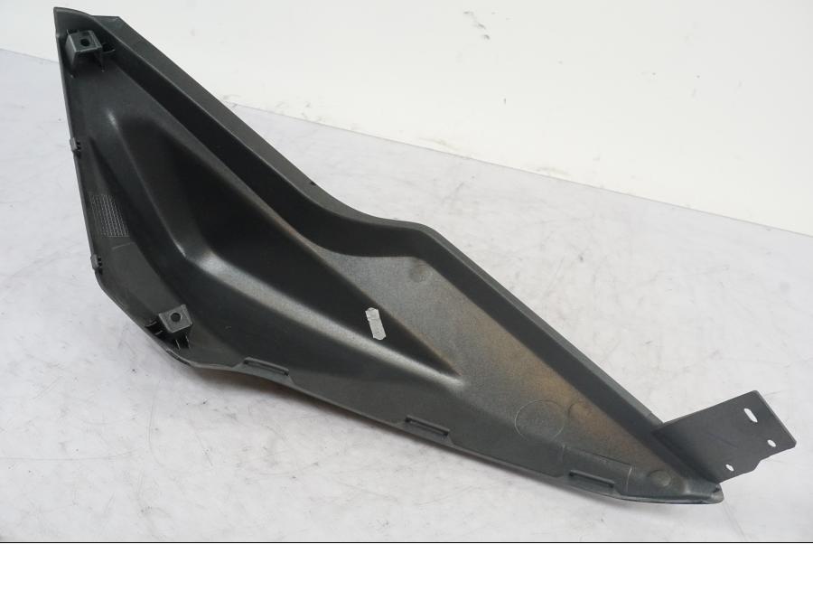 Extrabild1 på Bakvinge från en Yamaha Aerox 4 -2020 moped.