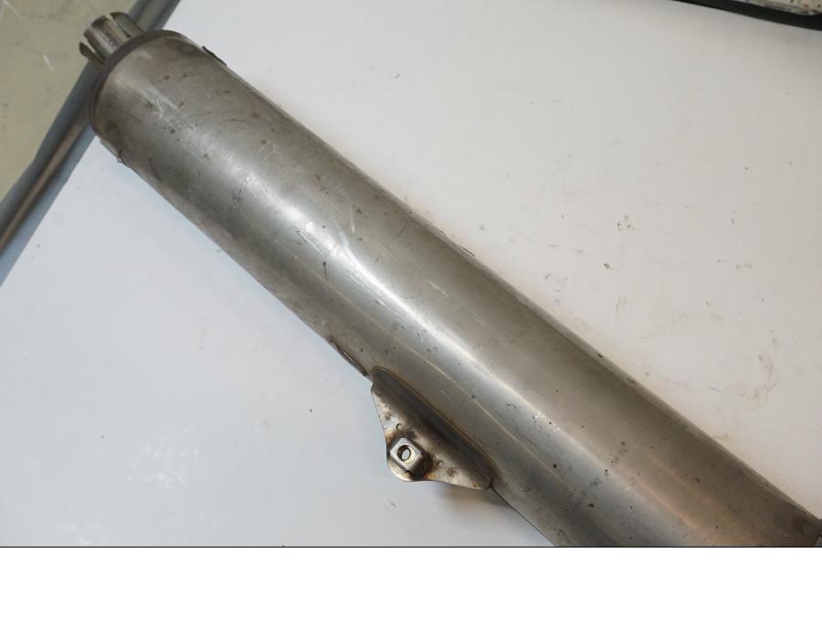 Extrabild1 på Ljuddämpare från en Honda GL 1800 -2004 motorcykel.