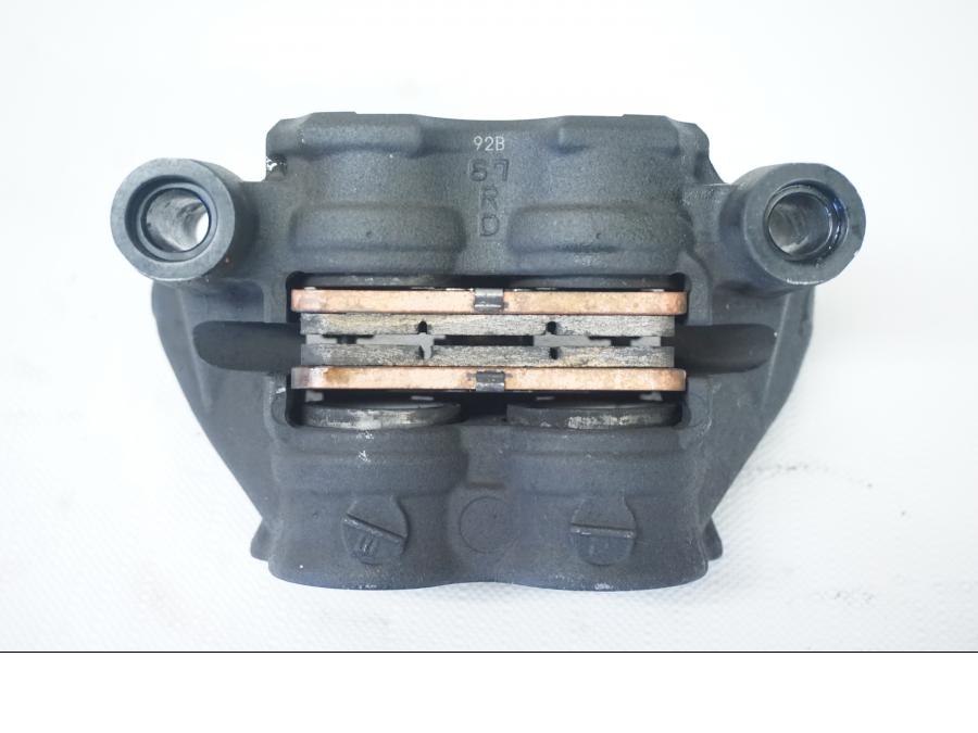 Snett nerifrån på Bromsok från en Suzuki GSX-R 1000 -2009 motorcykel.