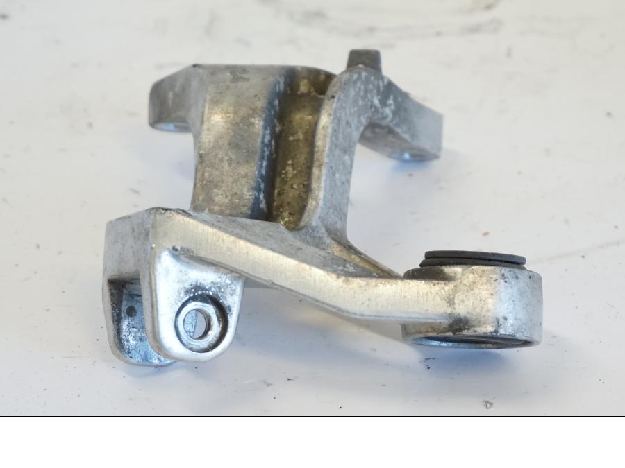 Snett nerifrÄn pÄ FotpinnefÀste frÄn en Yamaha YZF 1000 R -1997 motorcykel.