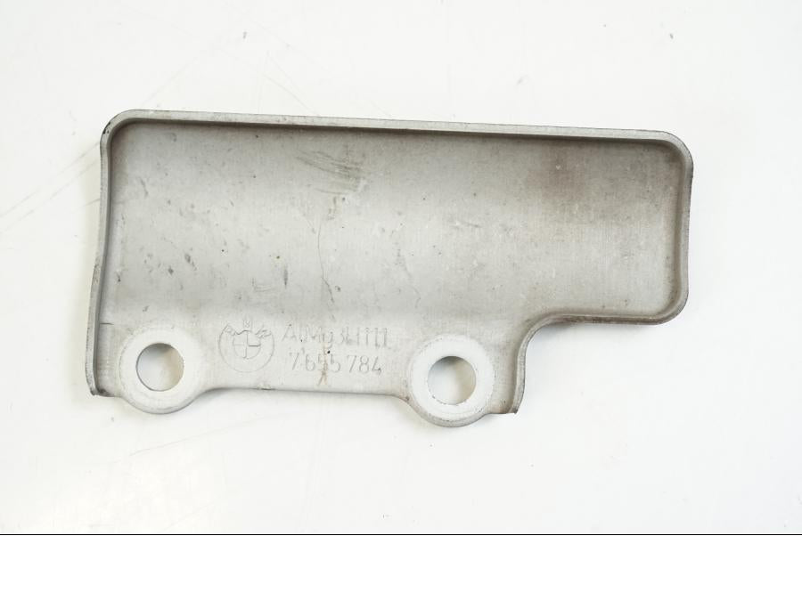 Baksidan på Bromshuvudcylinderskydd från en BMW F 650 CS -2003 motorcykel.