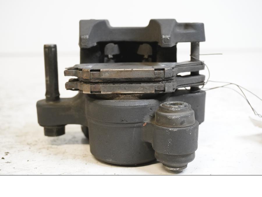 Höger sida på Bromsok från en Suzuki DL 1000 -2004 motorcykel.