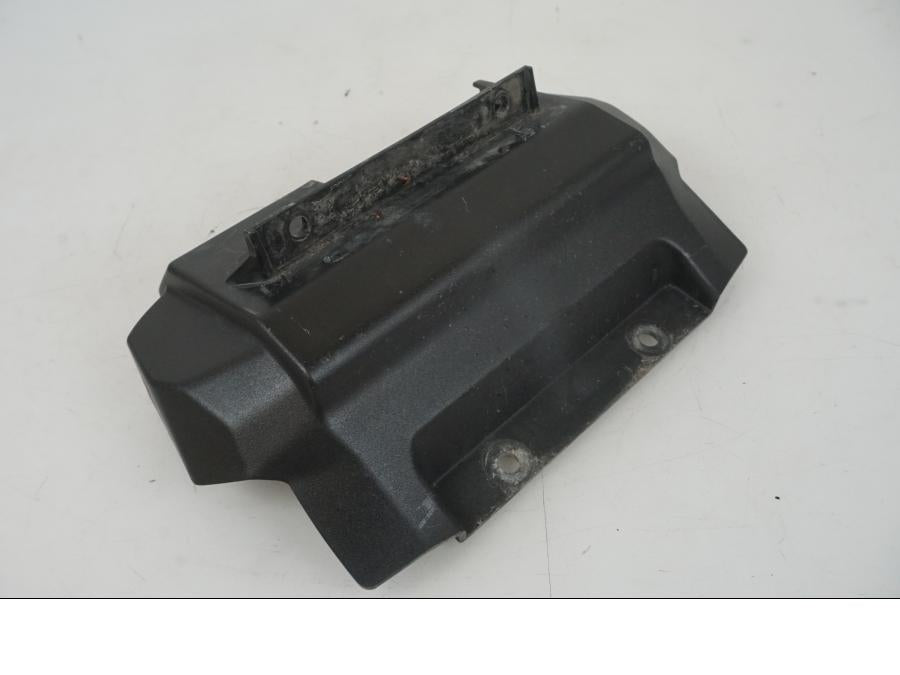 Baksidan på Likriktarskydd från en BMW F 750 GS -2019 motorcykel.