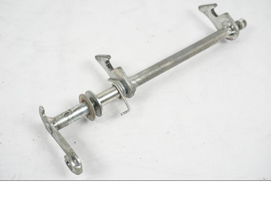 Extrabild6 på Sadellåsmekanism från en Yamaha YZF 1000 R1 -2007 motorcykel.