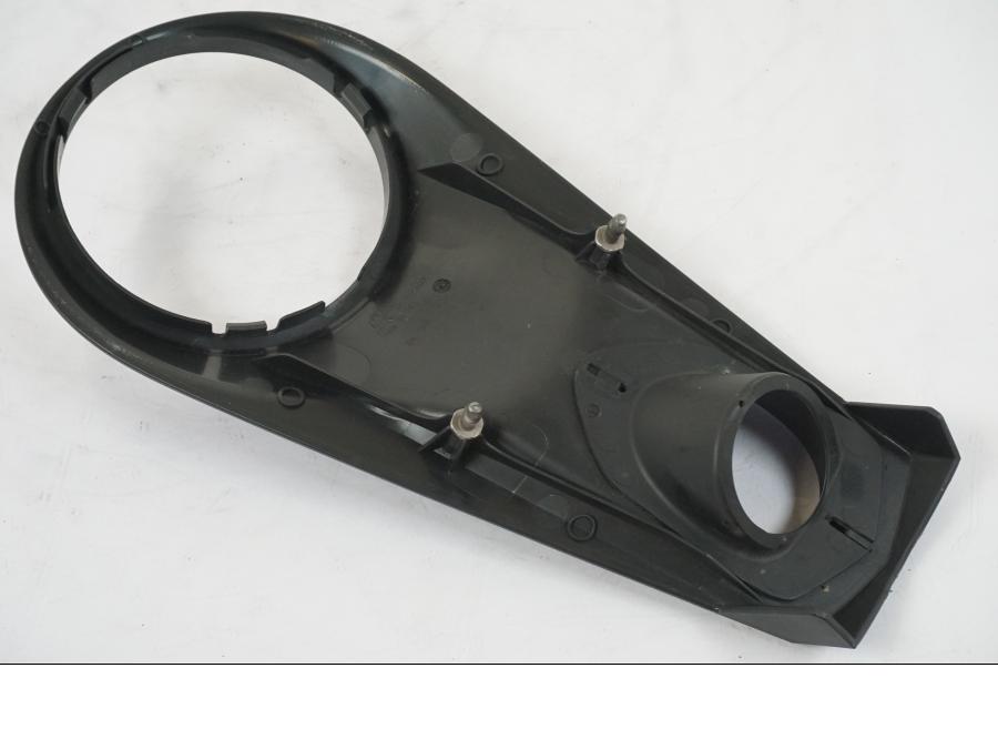 Höger sida på Bensintankkonsoll från en KTM 1290 Super Duke R -2015 motorcykel.