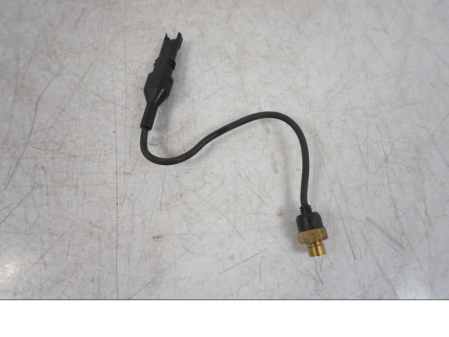 Framsidan på Temperatursensor från en BMW R 1200 GS -2010 motorcykel.