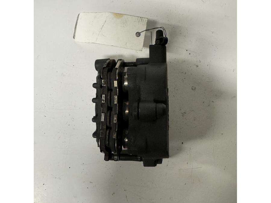 Höger sida på Bromsok från en Honda CBR 1100 XX -1998 motorcykel.